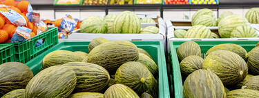 Ni dar palmaditas ni menearlos: cómo distinguir un buen melón y acertar siempre