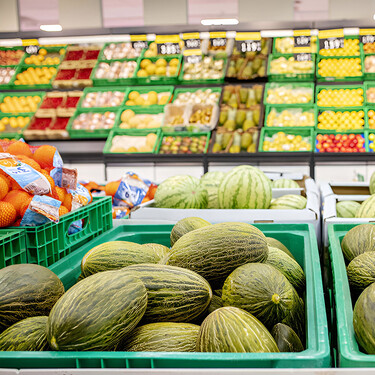 Ni dar palmaditas ni menearlos: cómo distinguir un buen melón y acertar siempre