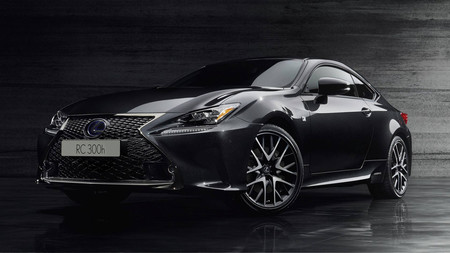 Lexus RC 300h F Sport Black Edition, una edición especial seducida por el 'Lado Oscuro'