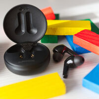 Los auriculares Bluetooth LG Tone Free FN6 con UV prometen acabar con el 99,9% de las baterias y están a 69 euros en Amazon