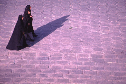 Mirando a Irán