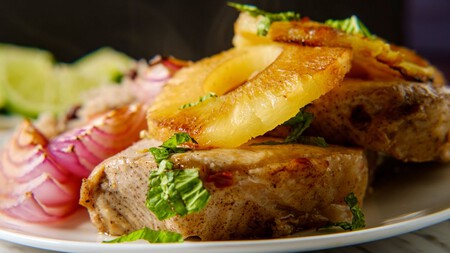 Cómo sazonar chuletas de cerdo a la hawaiana, una receta fácil y deliciosa en solo 30 minutos