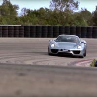 We are all racers – Episode 3: Porsche 918 Spyder VS Yamaha YZF-R1