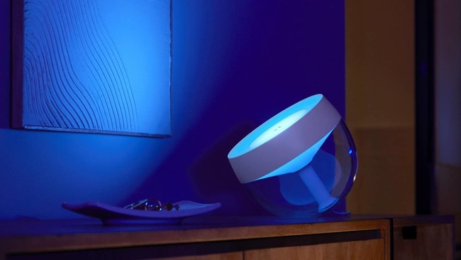 Philips Hue Iris Lifestyle Living Room 1280x720