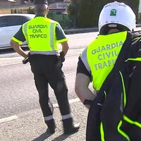 Los agentes intensifican la vigilancia a los ciclistas que cruzan por los pasos de peatones. La multa puede ser de 200 euros