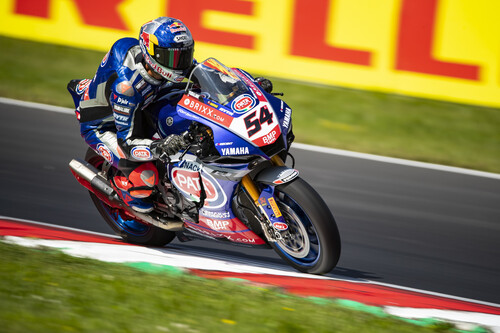 Toprak Razgatlioglu le roba la cartera a Scott Redding en la última vuelta y reinicia el mundial tras dos caídas de Jonathan Rea