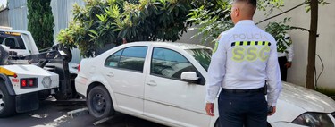 Si dejas tu coche mucho tiempo en la calle en CDMX, los vecinos pueden reportarte, y la policía lo llevará a chatarrizar