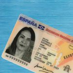 La Guardia Civil nos avisa del peligro al que nos expone compartir nuestro DNI en Internet: así puedes hacerlo de forma segura 