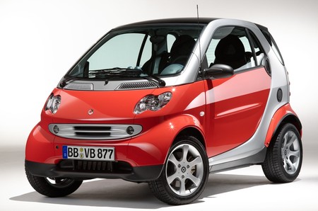 Un smart acaba explotando por un problema de diseño: la gasolina entró por el sitio equivocado