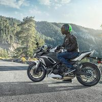 La Kawasaki Ninja 650 se da un lavado de cara con una cúpula más ancha, faros LED y nuevos neumáticos
