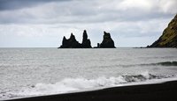 Las playas de arena negra y los Reynisdrangur de Vík (Islandia)