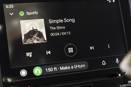 Android Auto ahora muestra el título de la canción que suena en la barra de control