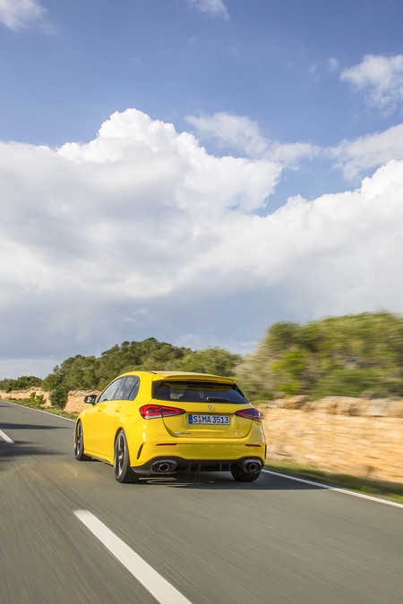 Mercedes-AMG A35 4matic trasera