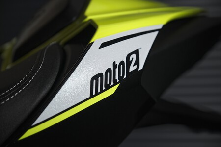 Triumph Street Triple Moto2 2023 004