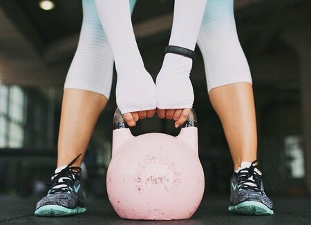 Nike celebra San Valentín y nos regala un 20% de descuento en sudaderas, pantalones y zapatillas muy top