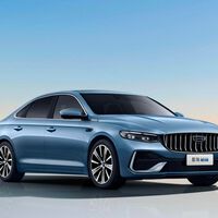 Com 308 cv, autonomia de 1.250 km por tanque e preço de 270 mil pesos, este novo carro híbrido quer dar trabalho à Toyota 