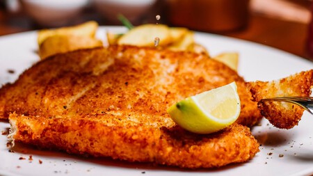 Harina para capear filetes de pescado con limón, mostaza y cerveza clara: la receta del chef José Ramón Castillo