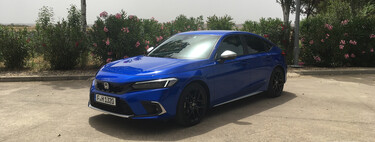 Probamos el Honda Civic e:HEV: ahora solo híbrido con etiqueta ECO y sin renunciar a la diversión al volante