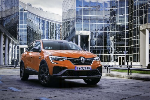 Probamos el Renault Arkana E-TECH: el primer SUV coupé de Renault llega con 145 CV, etiqueta ECO y más confort que dinamismo