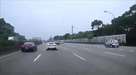 Dolorpasión™: Ferrari 458 provoca choque entre Nissan GT-R y otro auto