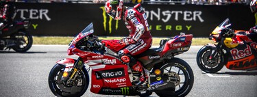 MotoGP cambió las normas buscando motos más lentas y seguras. La Ducati de 850 cc ya va más rápida que la de 1.000 cc 