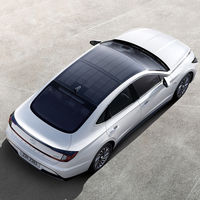 Hyundai integra por primera vez paneles solares en un modelo híbrido