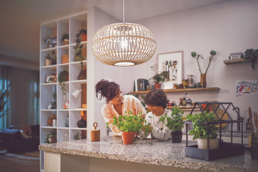 Philips anuncia sus bombillas LED Ultra Efficient para pagar menos en la factura de la luz. Consumen muy poco y duran mucho