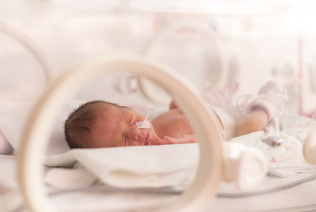 Un bebé nace de una madre que estuvo tres meses en muerte cerebral