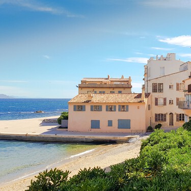 Esta ciudad marinera del Mediterráneo con un casco antiguo impresionante será el próximo escenario de 'The White Lotus'