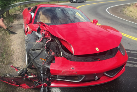 Dolorpasión™: Rentas un Ferrari 458 Italia y te confías en la carretera, tú imagina el resto