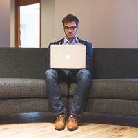 Mejora de la actividad económica, empeoramiento del espíritu emprendedor de los españoles