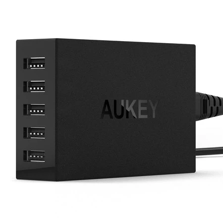 Cargador de 5 puertos Aukey PA-U37 por 10 euros en Amazon