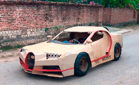 El que no tiene un Bugatti Chiron en su garaje es porque no quiere: ojo a estas réplicas de cartón de superdeportivos
