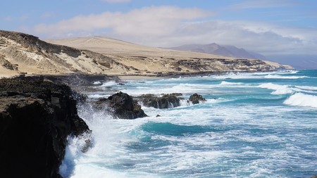 ¿Tienes tu actividad en la península? Así deberás facturar a Canarias, Ceuta y Melilla