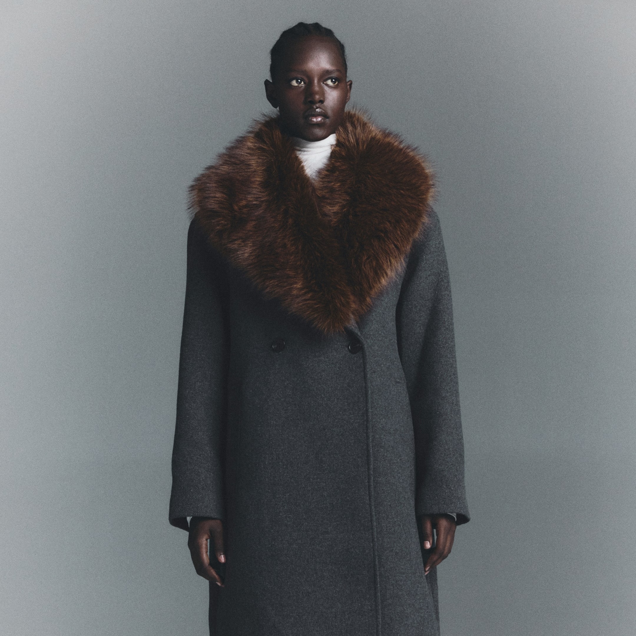 Abrigo de paño con cuello de pelo