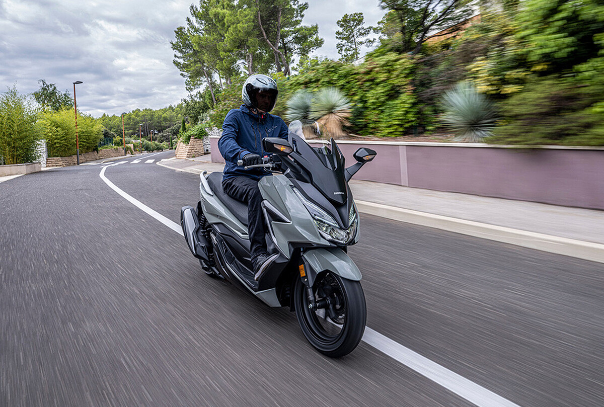 Honda Forza 350 2021, precio a la venta por 5.950 euros con el nuevo motor de 29 CV Honda Forza 350 2021, precio a la venta por 5.950 euros con el nuevo motor de 29 CV