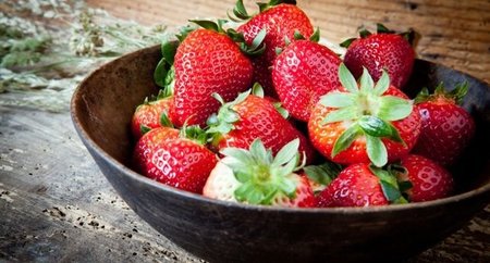 El consumo de fresas y arándanos podría mejorar nuestra memoria (al menos si eres mujer)