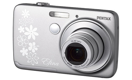 La nueva Pentax Efina llega a Europa