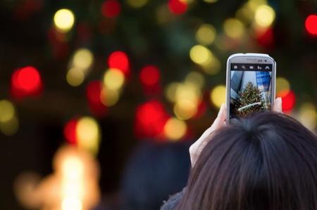 Las marcas no saben como parar a los smartphones. Canon ataca con publicidad y Nikon podría lanzar uno
