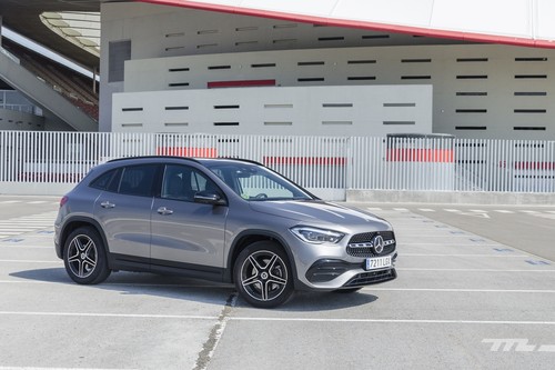 Probamos el Mercedes-Benz GLA: ahora menos Clase A y más GLC, con inteligencia artificial y hasta 421 CV