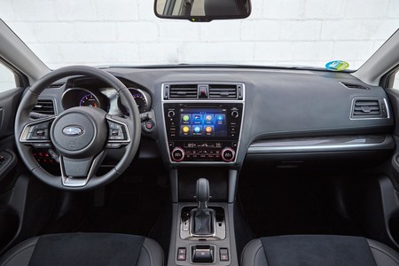 Subaru Outback Silver Edition 04 Interior