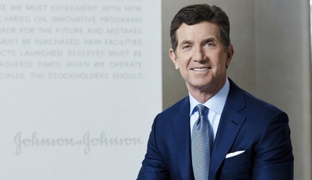 Apple refuerza su frente de salud con la entrada del CEO de Johnson & Johnson en su consejo directivo