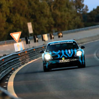 El Porsche Taycan está en plena forma: temperaturas infernales y 24 horas a fondo en el circuito de Nardò