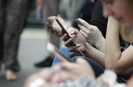 El primer SMS de la historia puede ser tuyo y sólo tuyo: Vodafone lo convierte en un NFT y abre una subasta solidaria