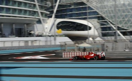 GP Abu Dhabi F1 2011: Fernando Alonso queda segundo ante un intratable Lewis Hamilton
