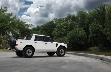 Lamborghini LM002