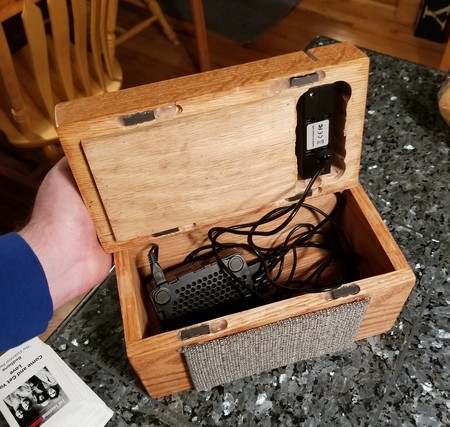 Nada de controles de voz o conexiones Wi-Fi: está jukebox se controla sólo con tarjetas magnéticas