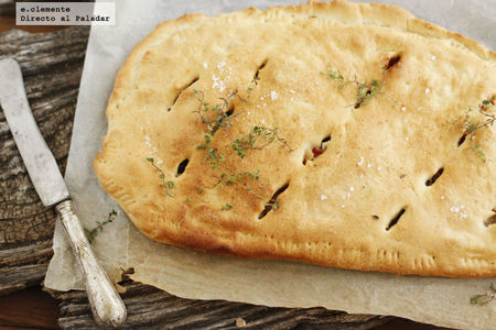 Focaccia con peras, tocino y gorgonzola. Receta