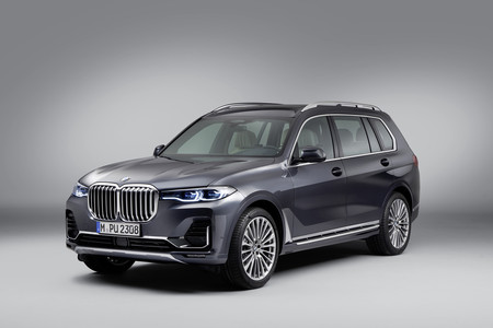 BMW X7 tres cuartos delantera