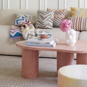 Novedad en Ikea: la mesa auxiliar color vainilla ideal para desayunar o tomar el aperitivo por menos de 20 euros 